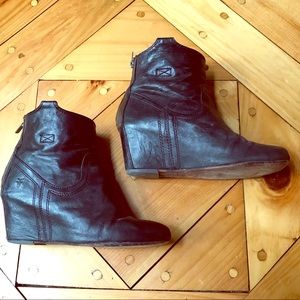 Black Frye Carson wedge booties